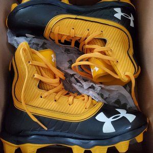 Under Armour Cleats 4.5Y